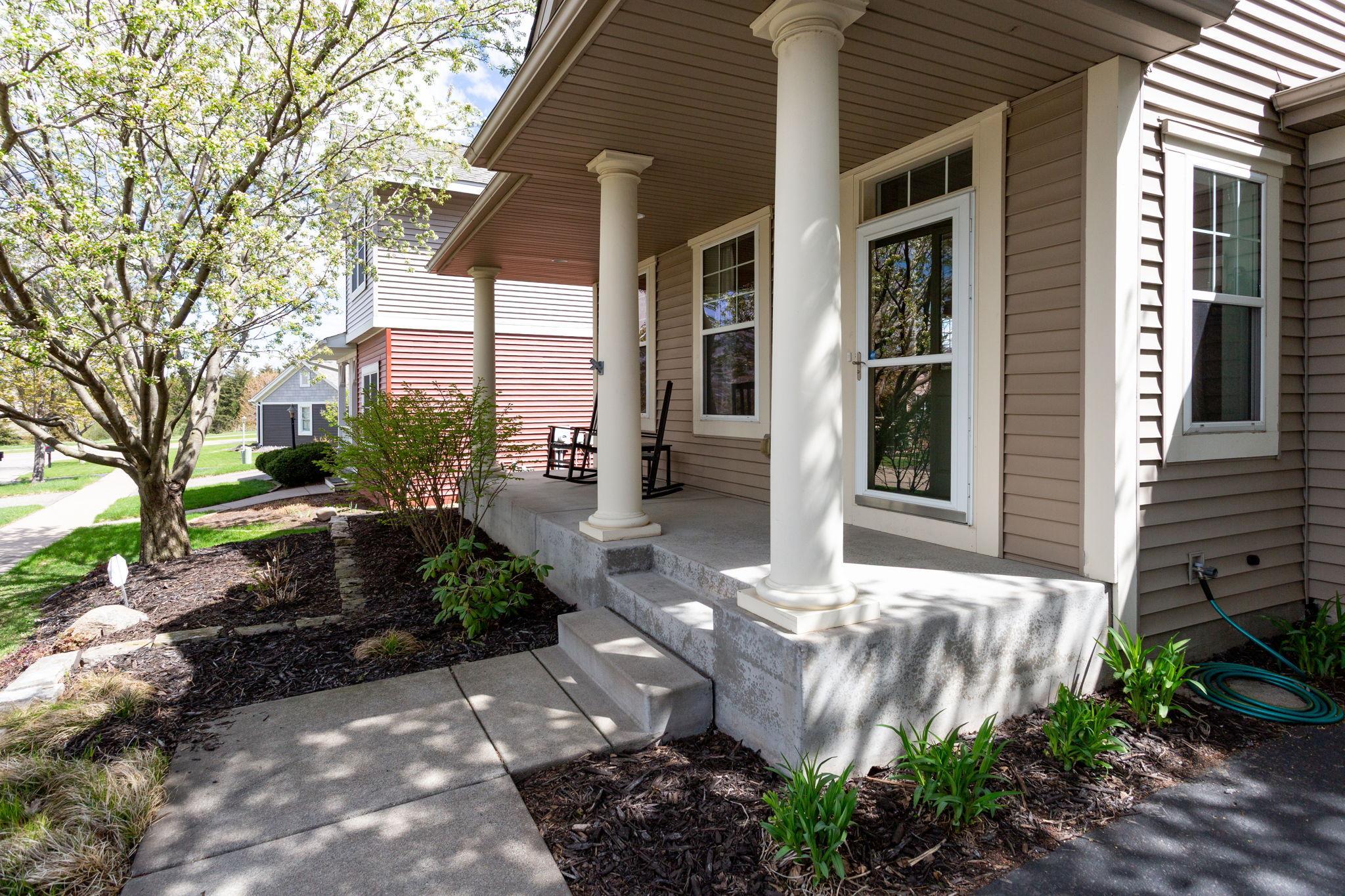 32 Founders Green