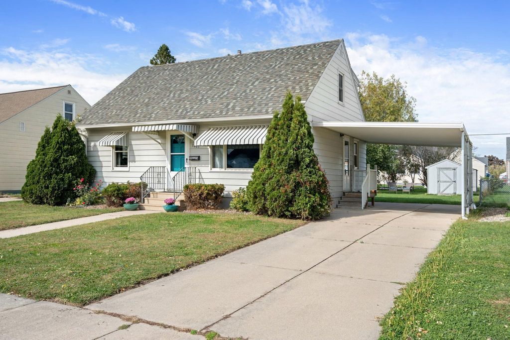 Photo of 1803 3rd Avenue SE, Austin, MN 55912 (MLS # 6801768)