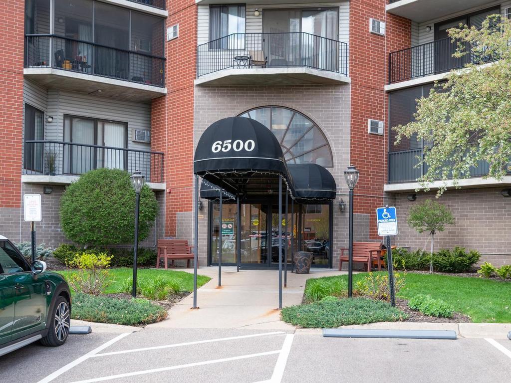 6500 Woodlake Drive 914