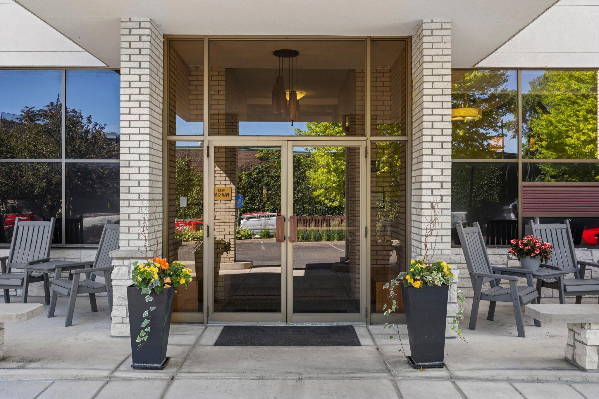 4075 W 51st Street 204