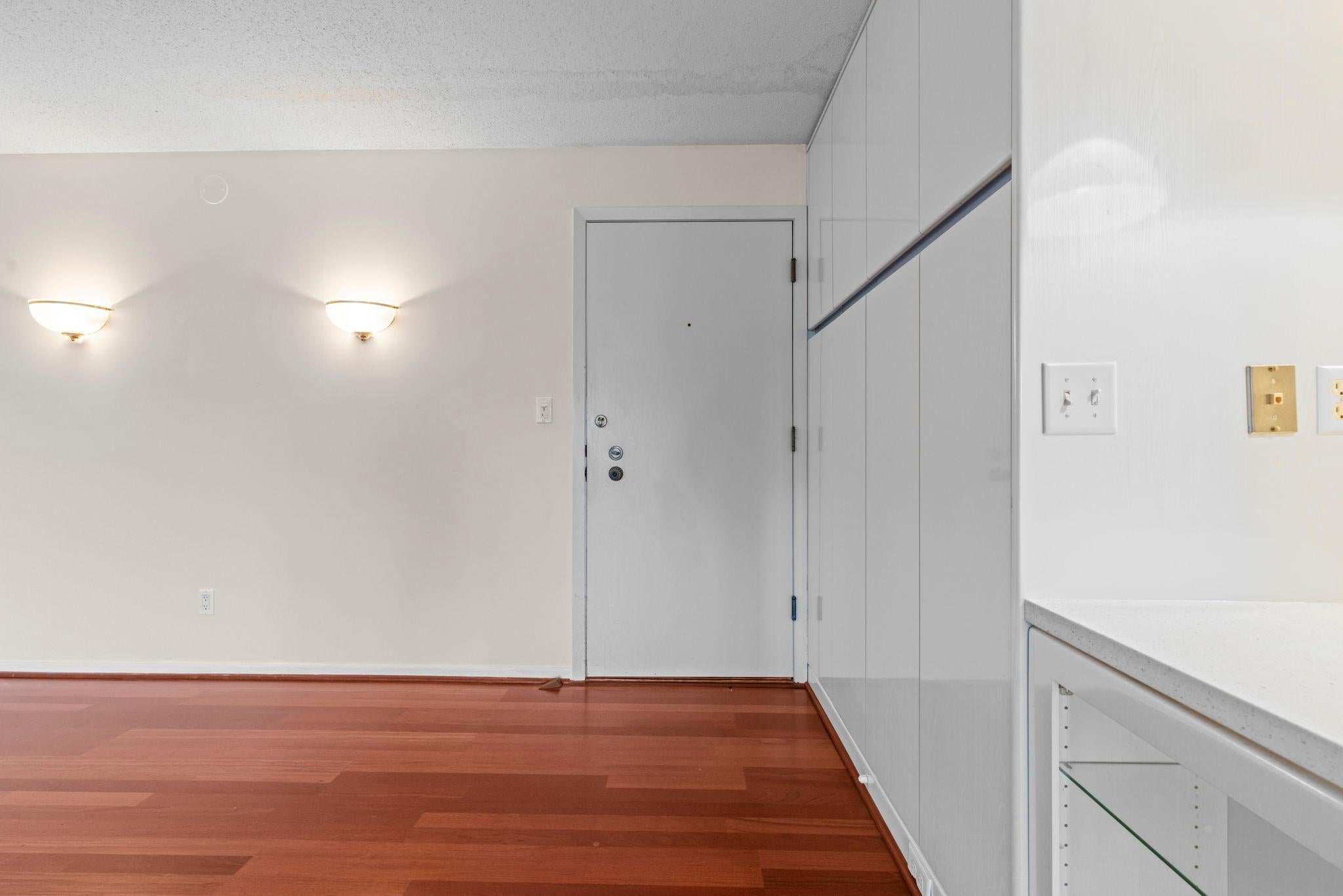 4075 W 51st Street 204