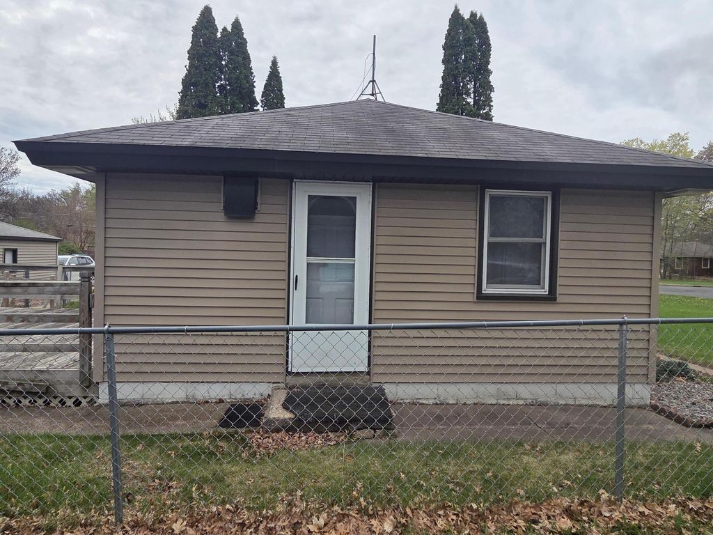 Photo of 6800 Perry Avenue N, Brooklyn Center, MN 55429 (MLS # 7076887)