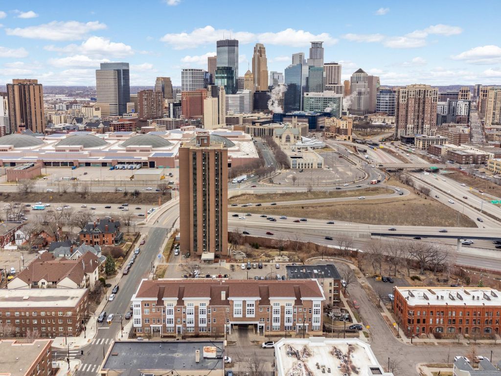 Photo of 308 E 18th Street #303, Minneapolis, MN 55404 (MLS # 7037296)