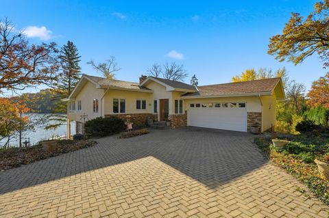 8190 Hill Trail N Lake Elmo MN 55042