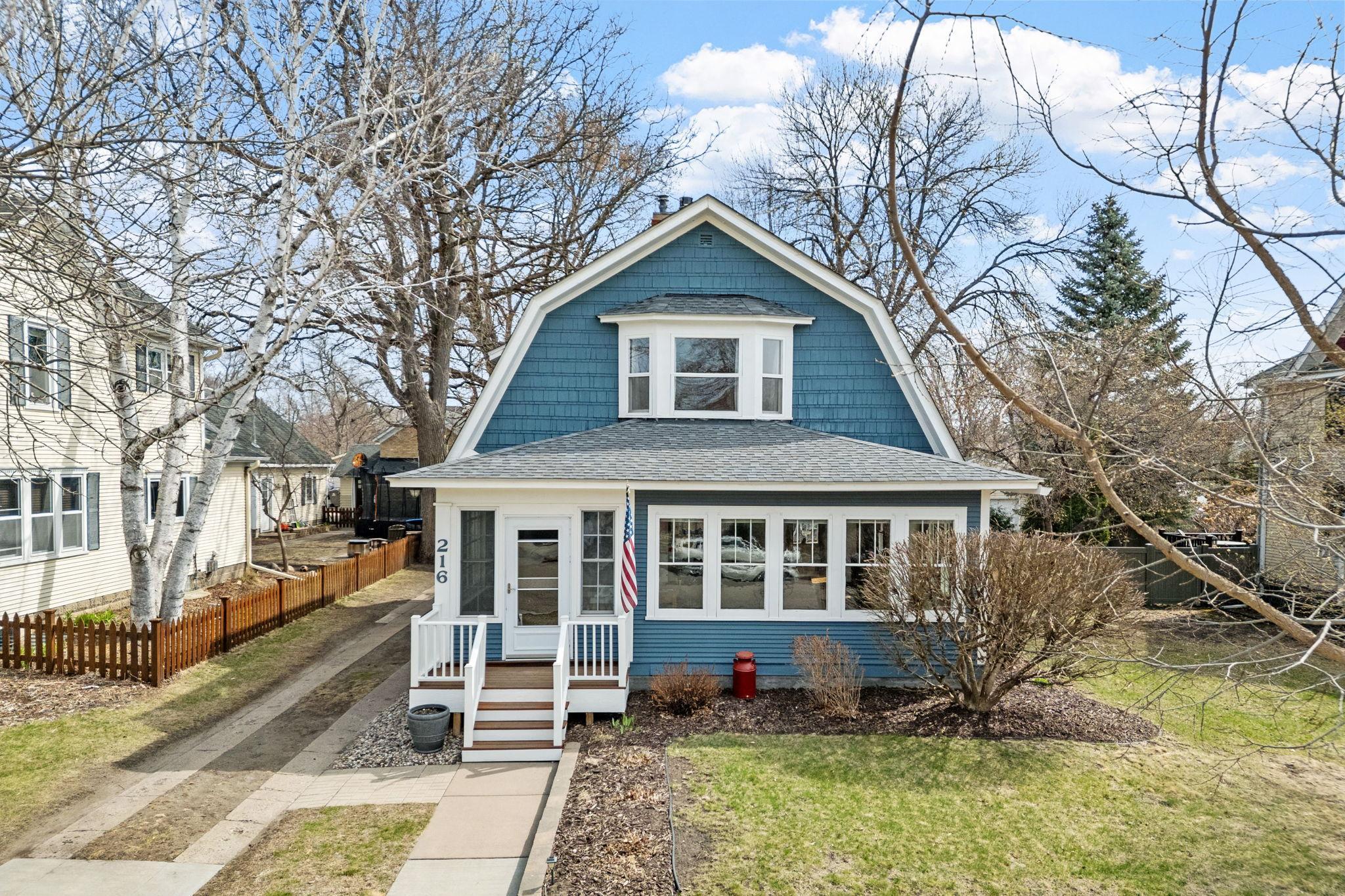 216 N Oak Street