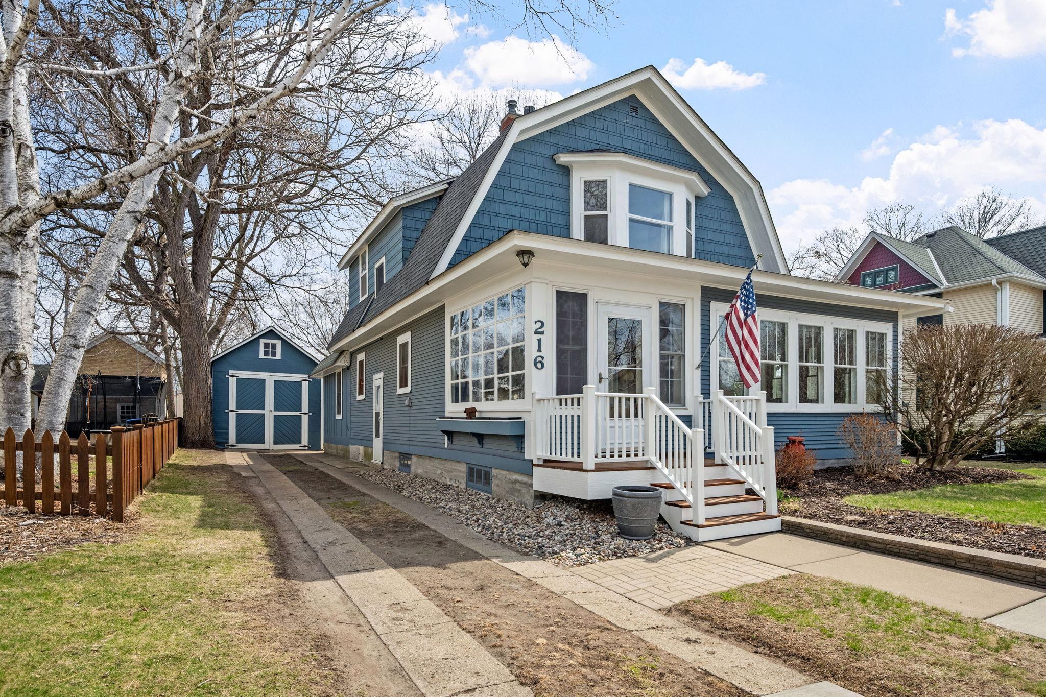 216 N Oak Street