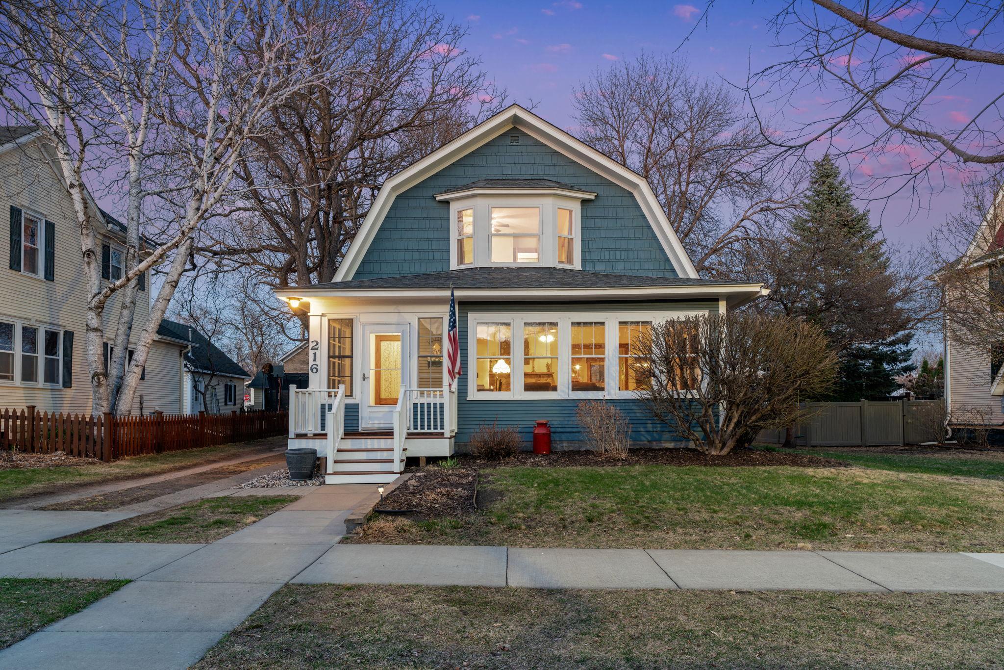 216 N Oak Street