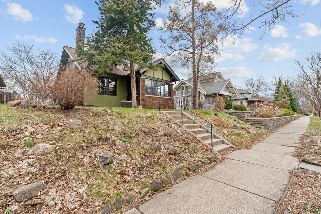 Photo of 1369 Hamline Avenue N, Saint Paul, MN 55108 (MLS # 7031783)