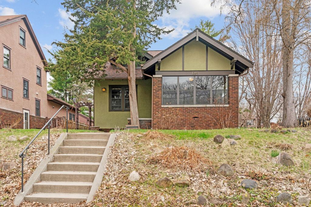 Photo of 1369 Hamline Avenue N, Saint Paul, MN 55108 (MLS # 7031783)
