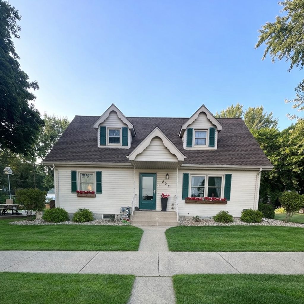 Photo of 203 5th Avenue N, Lakefield, MN 56150 (MLS # 7048348)