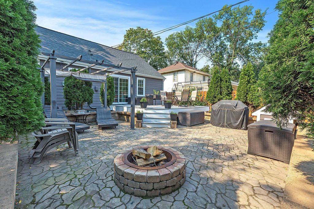 Photo of 4128 Yates Avenue N, Robbinsdale, MN 55422 (MLS # 7008383)