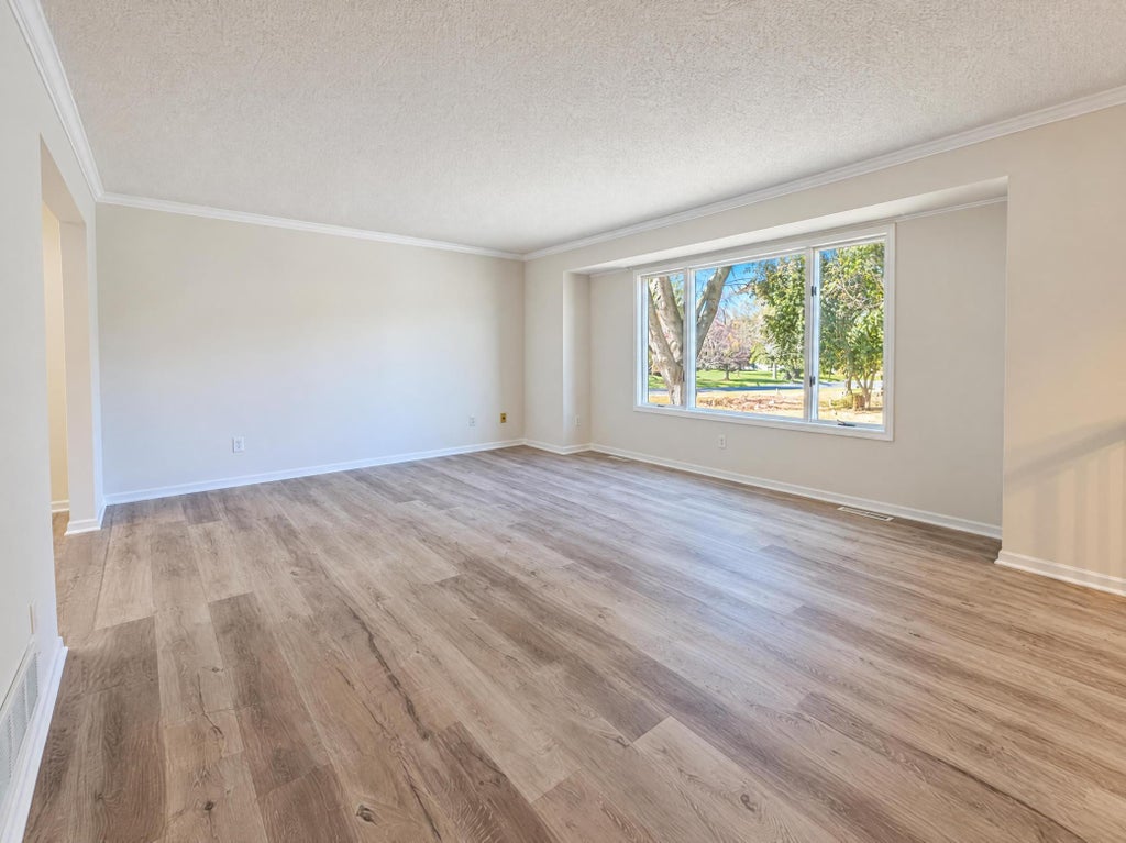 Photo of 1122 Prairie Court S, Shakopee, MN 55379 (MLS # 7162279)