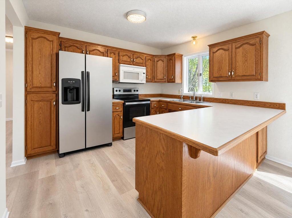 Photo of 1122 Prairie Court S, Shakopee, MN 55379 (MLS # 7162279)