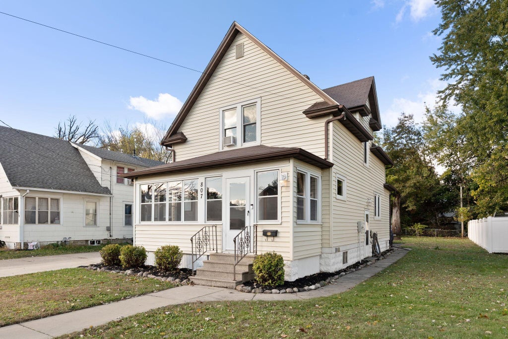 Photo of 807 7th Avenue SE, Austin, MN 55912 (MLS # 7161648)