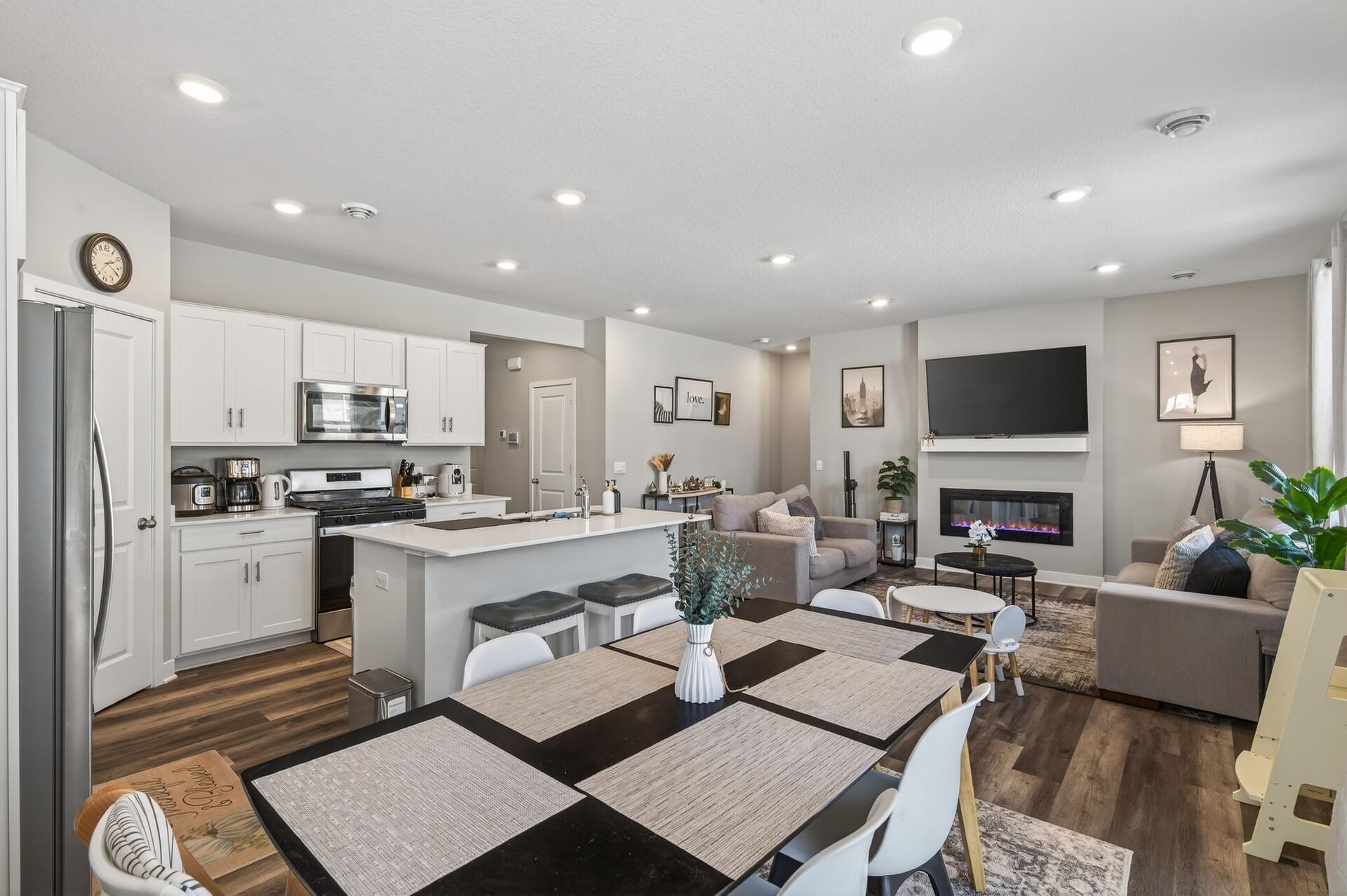 12738 Erskin Street NE