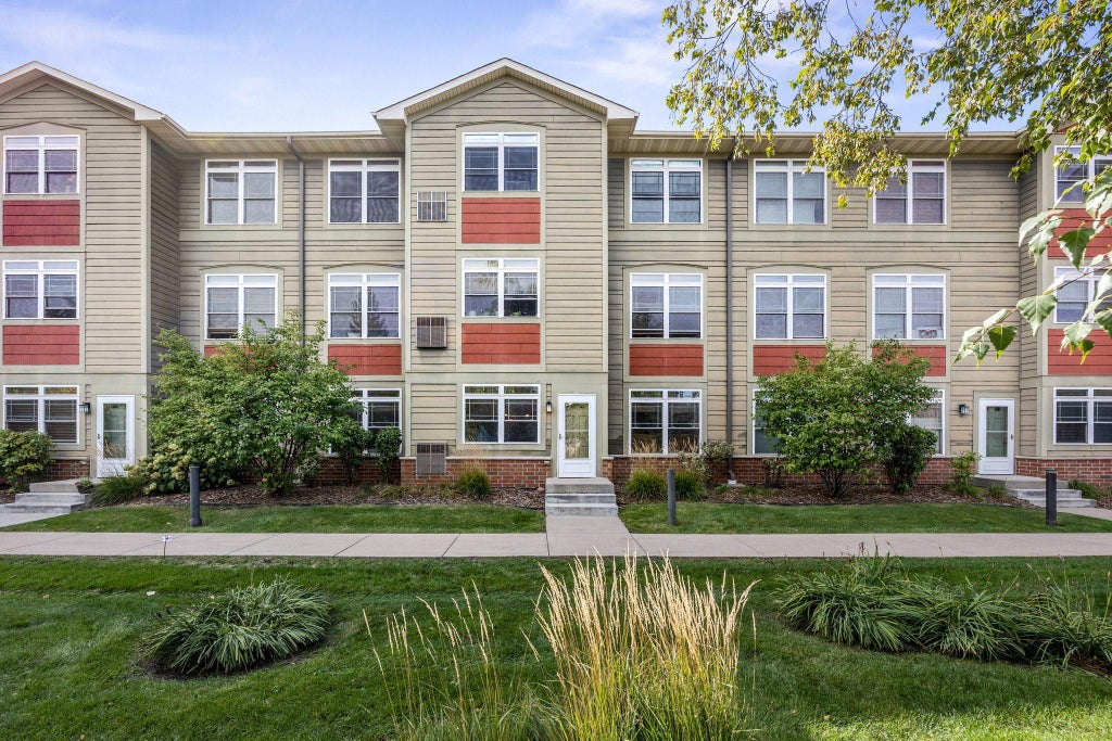 Photo of 2530 E 34th Street #106, Minneapolis, MN 55406 (MLS # 7151577)