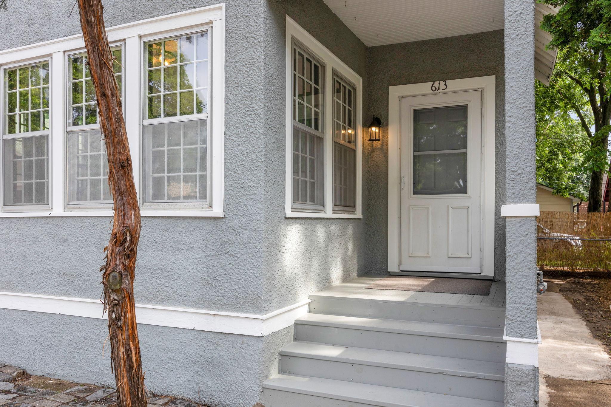 613 W 38th Street