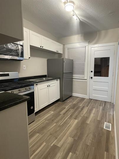 2720 Dupont Avenue S