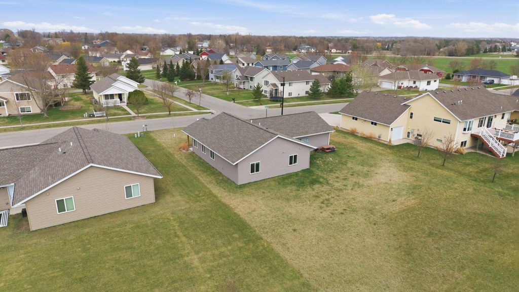 Photo of 1504 Jasmine Drive, Alexandria, MN 56308 (MLS # 7062422)