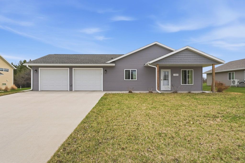 Photo of 1504 Jasmine Drive, Alexandria, MN 56308 (MLS # 7062422)