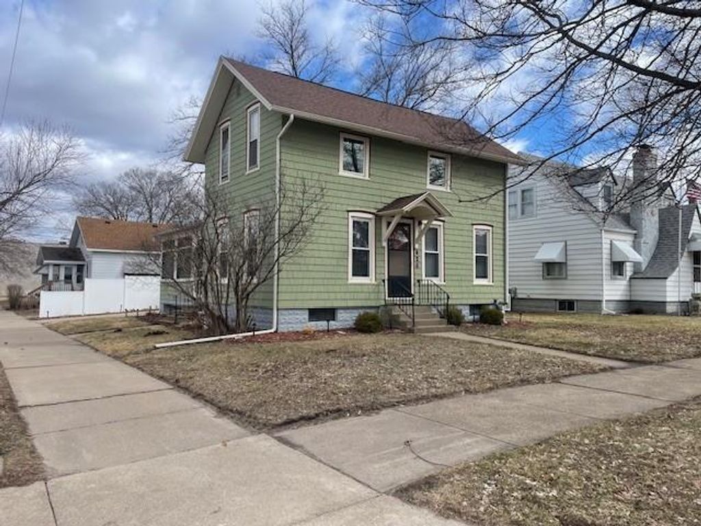 Photo of 426 W 4th Street, Winona, MN 55987 (MLS # 7036886)