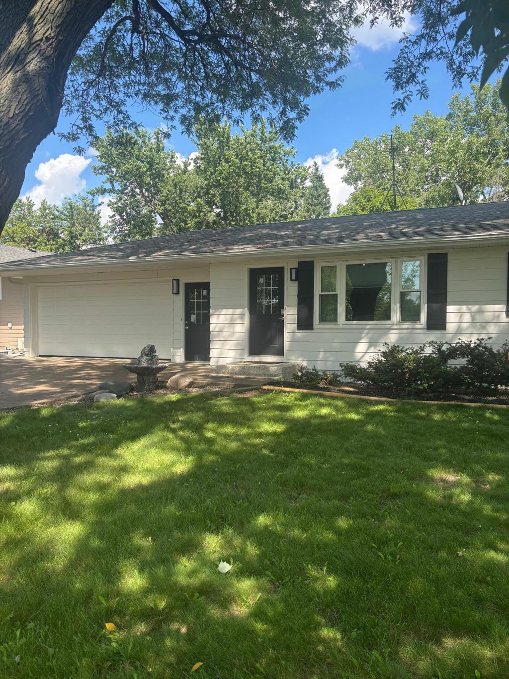 Photo of 340 Ranchview Lane N, Plymouth, MN 55447 (MLS # 7108066)