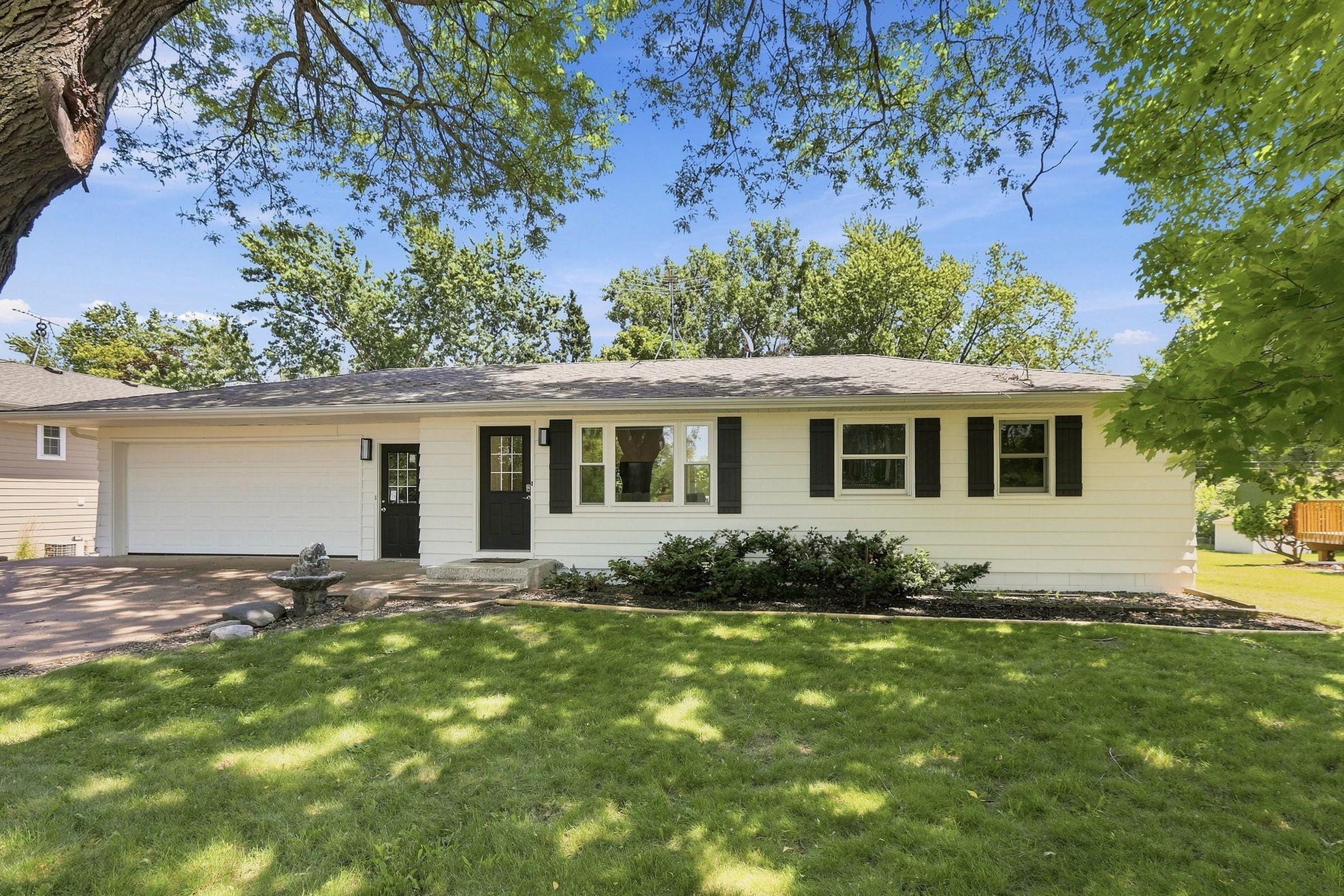 340 Ranchview Lane N
