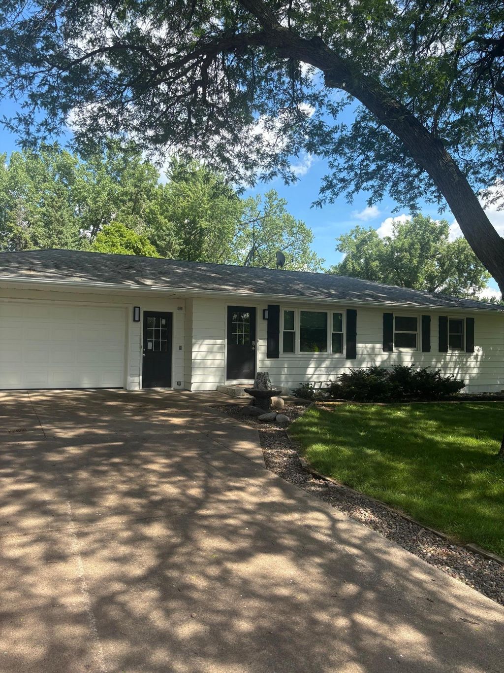 Photo of 340 Ranchview Lane N, Plymouth, MN 55447 (MLS # 7108066)