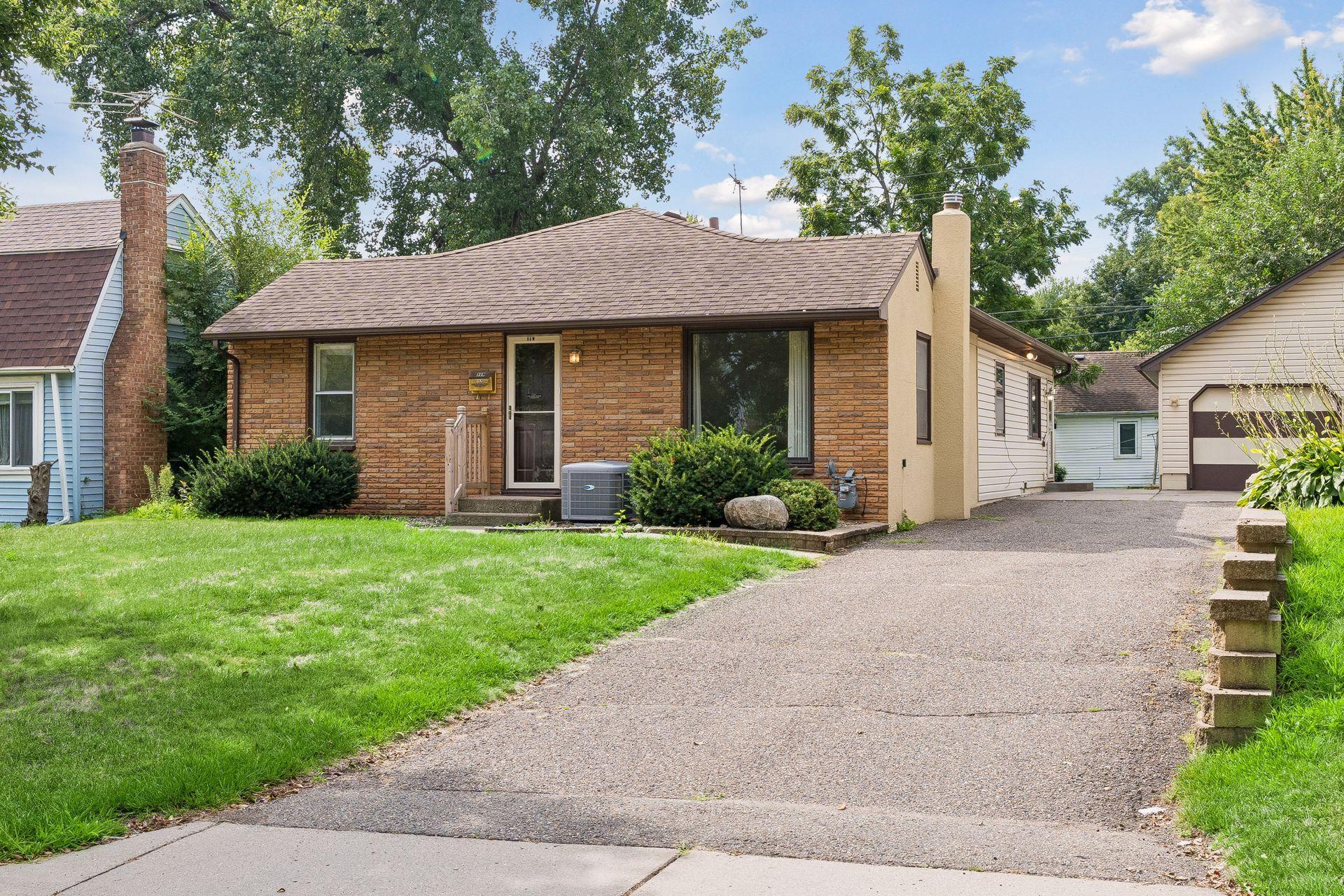 96 Orange Avenue W