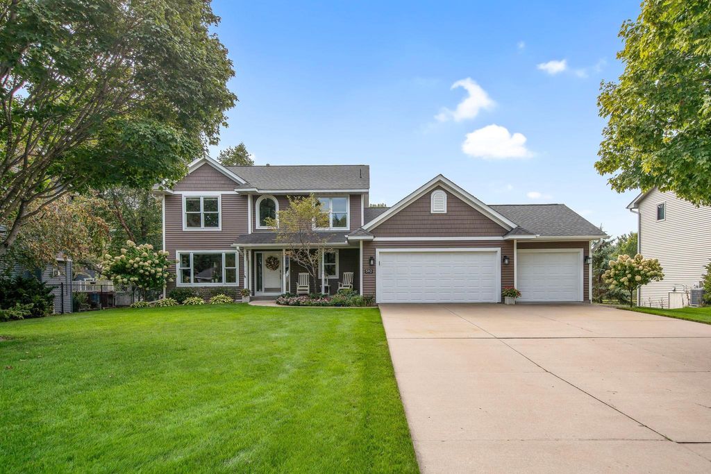 Photo of 592 Vicki Lane, Shoreview, MN 55126 (MLS # 7053172)