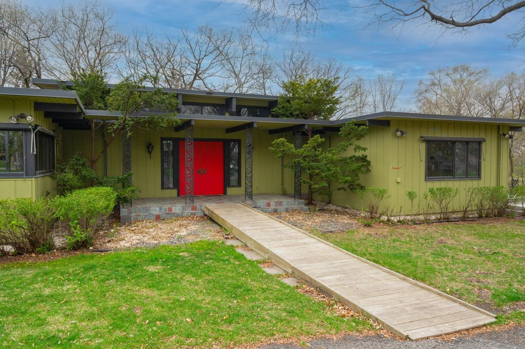 Photo of 1700 Hillcrest Road, Saint Cloud, MN 56303 (MLS # 7059128)