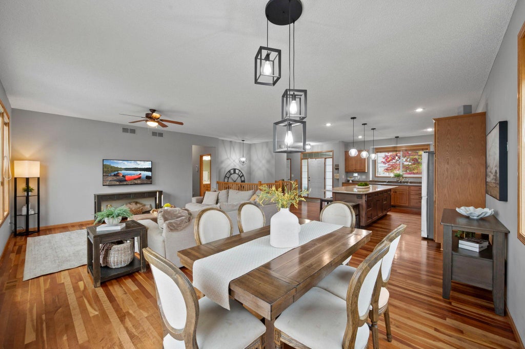 Photo of 989 Danube Avenue, Shakopee, MN 55379 (MLS # 7152944)