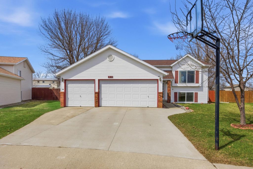 Photo of 1434 Sheyenne Park Court, West Fargo, ND 58078 (MLS # 7059016)