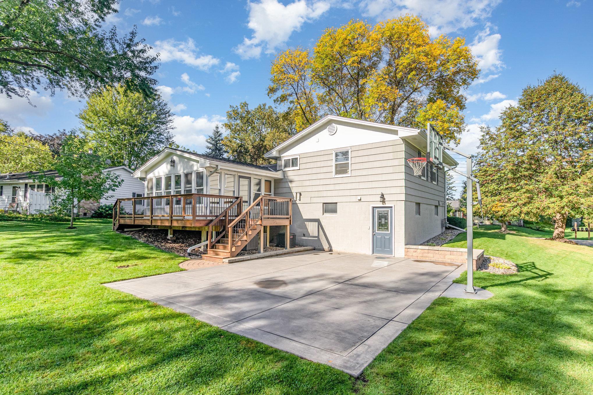 1749 Lamplight Drive