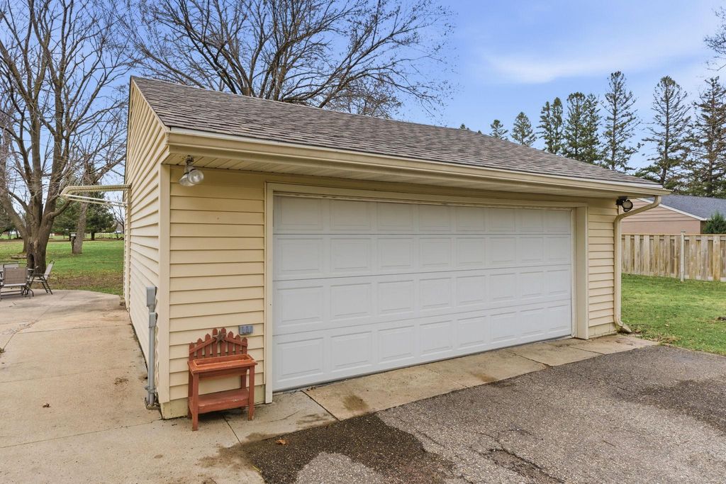 Photo of 2304 15th Avenue SW, Austin, MN 55912 (MLS # 7053796)