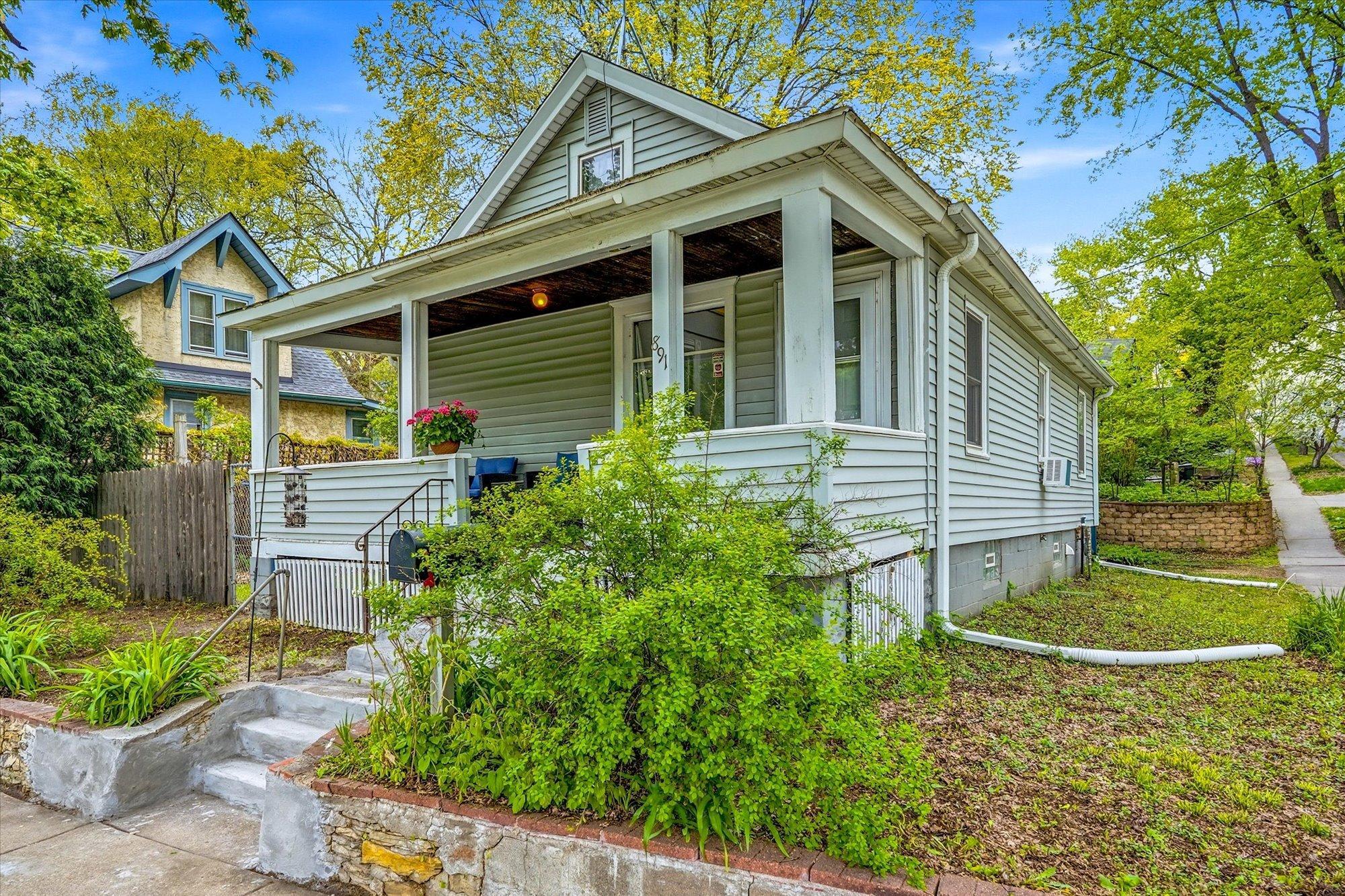 891 Benhill Road