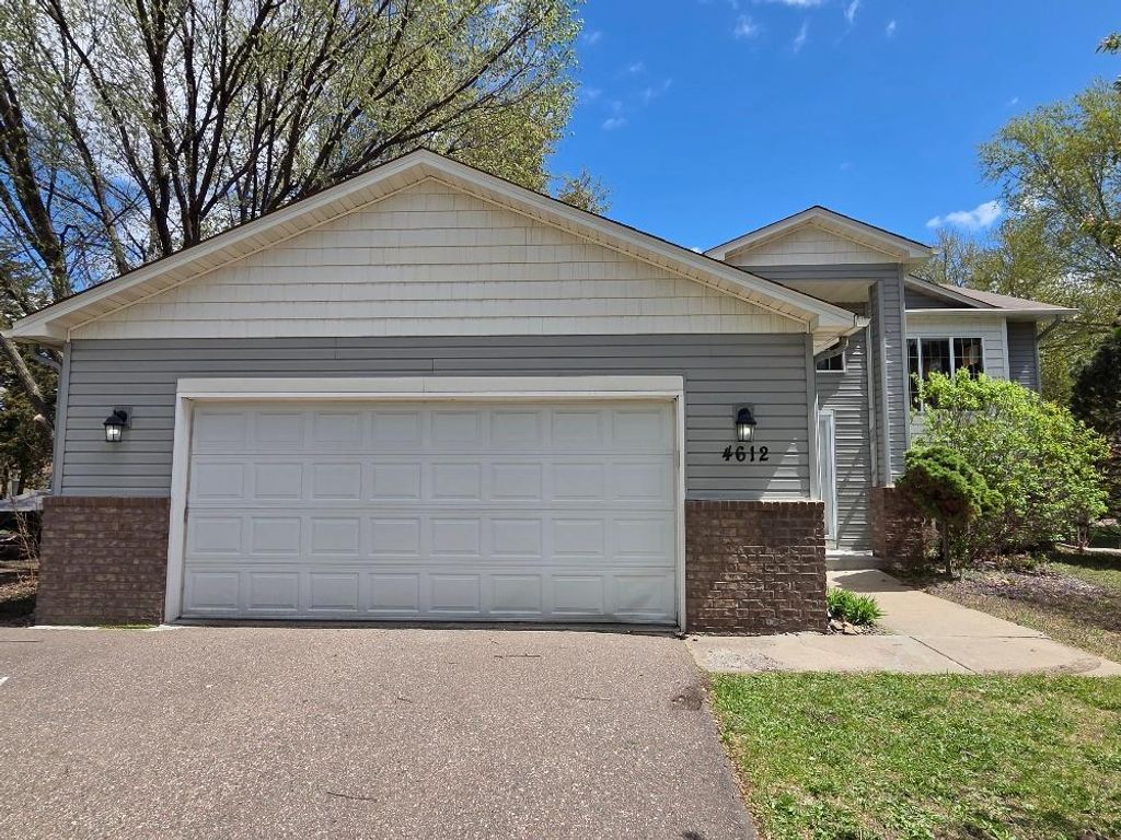 Photo of 4612 Hampshire Avenue N, Crystal, MN 55428 (MLS # 7065446)