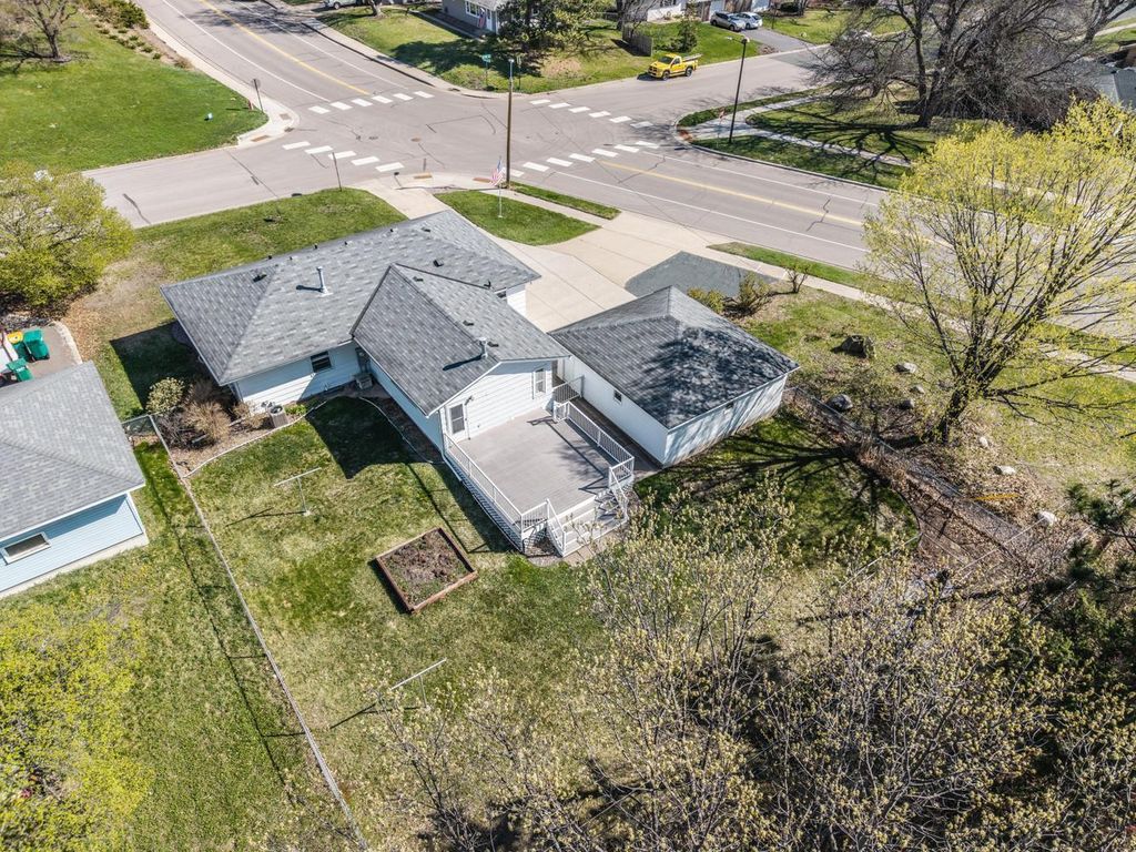 Photo of 3101 W 88th Street, Bloomington, MN 55431 (MLS # 7056608)