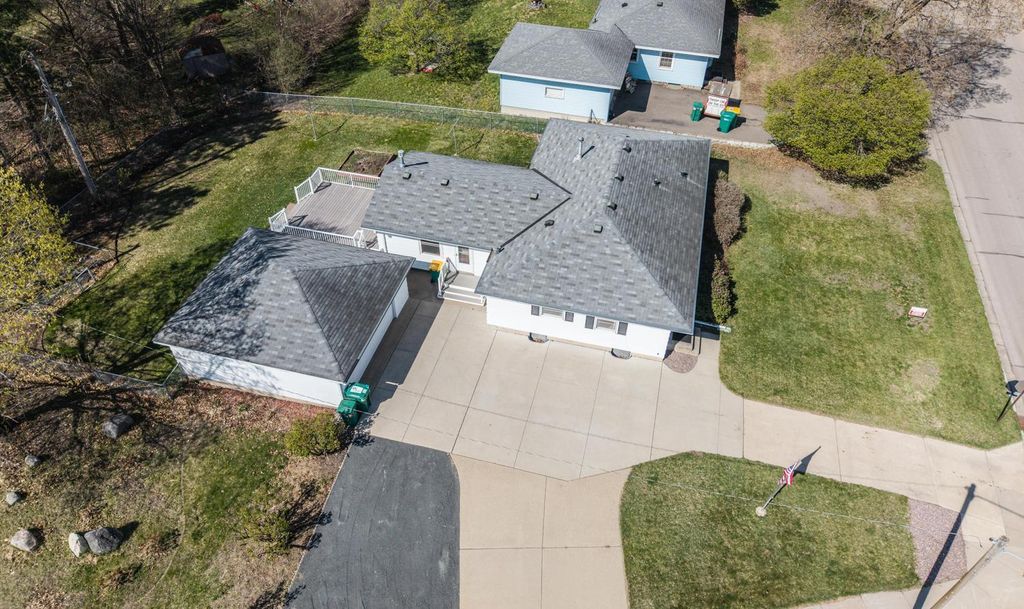 Photo of 3101 W 88th Street, Bloomington, MN 55431 (MLS # 7056608)