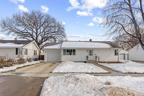 Photo of 1722 15th Street S, Fargo, ND 58103 (MLS # 7023767)