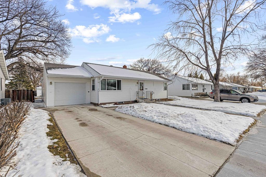 Photo of 1722 15th Street S, Fargo, ND 58103 (MLS # 7023767)