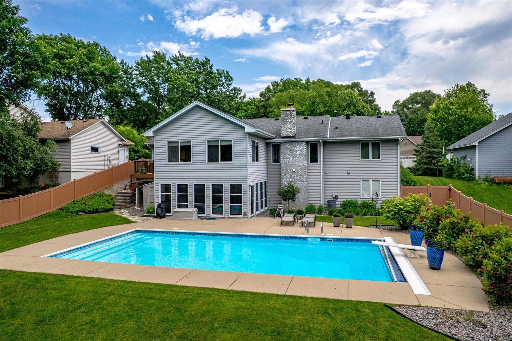 4564 Cliff Ridge Court