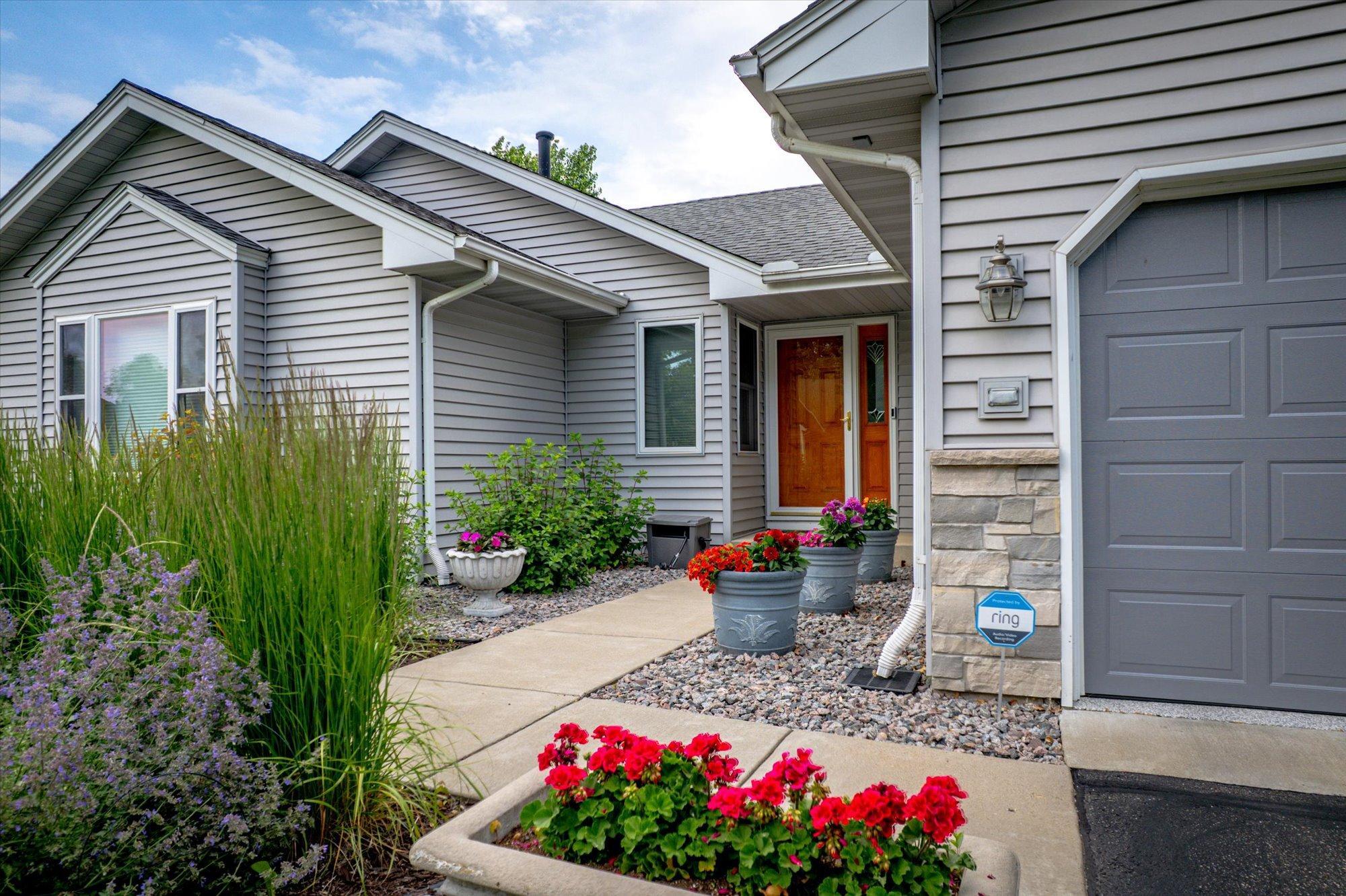 4564 Cliff Ridge Court