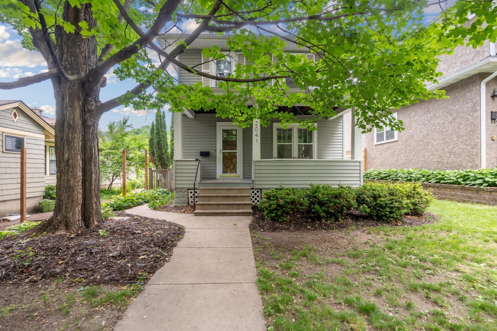 Photo of 2041 Princeton Avenue, Saint Paul, MN 55105 (MLS # 7088849)