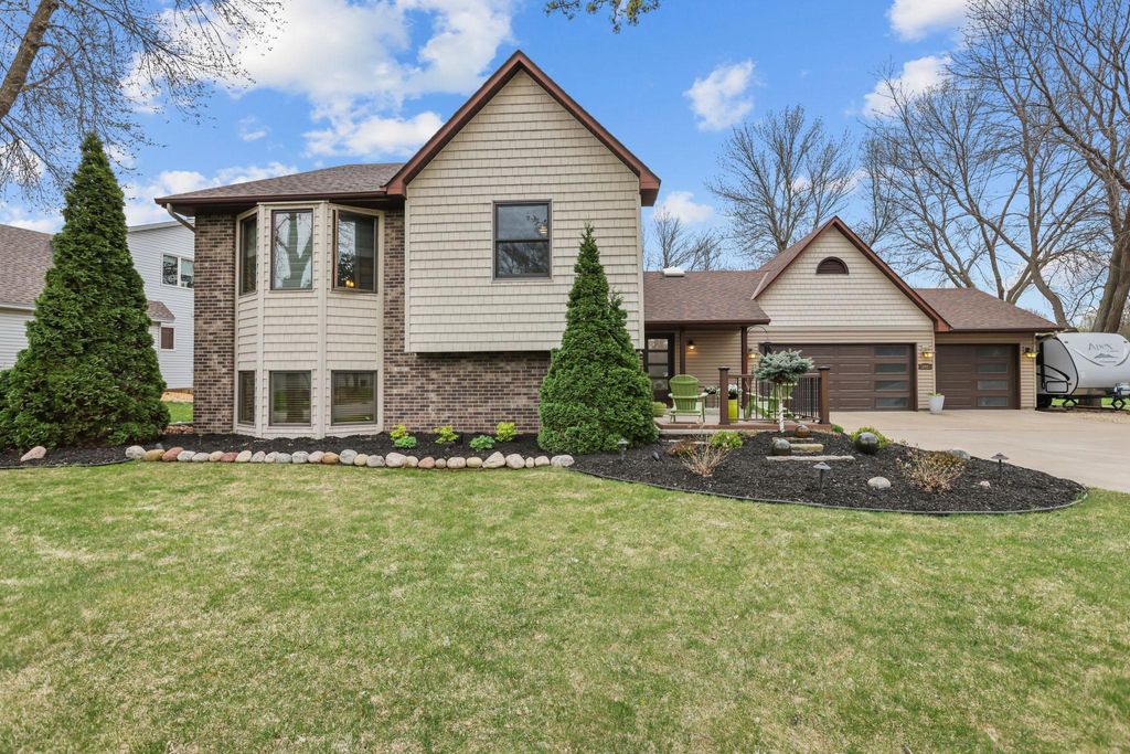 Photo of 12481 88th Place N, Maple Grove, MN 55369 (MLS # 7063392)