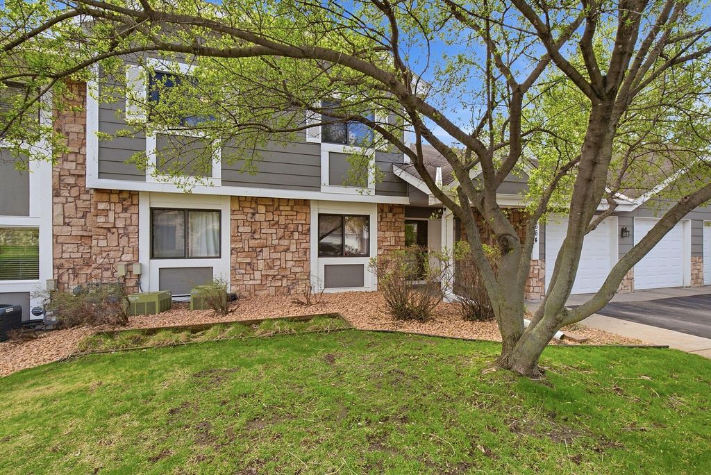 Photo of 5664 Sanibel Drive #906, Minnetonka, MN 55343 (MLS # 7064139)