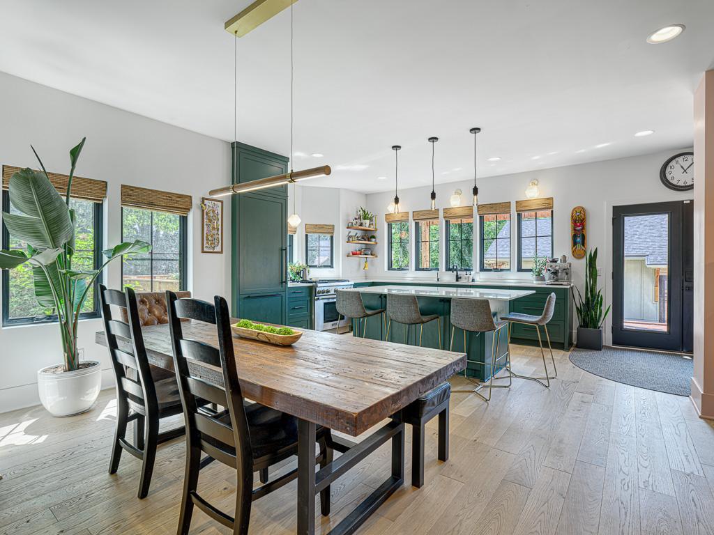 Saint Paul, Minnesota, 55116, United States, 4 Bedrooms Bedrooms, ,4 BathroomsBathrooms,Residential,Active,2052038