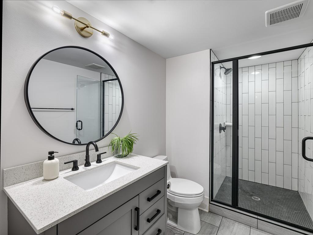 Saint Paul, Minnesota, 55116, United States, 4 Bedrooms Bedrooms, ,4 BathroomsBathrooms,Residential,Active,2052038