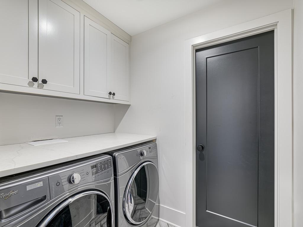 Saint Paul, Minnesota, 55116, United States, 4 Bedrooms Bedrooms, ,4 BathroomsBathrooms,Residential,Active,2052038