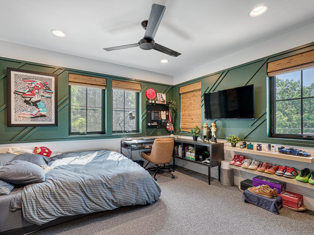 Saint Paul, Minnesota, 55116, United States, 4 Bedrooms Bedrooms, ,4 BathroomsBathrooms,Residential,Active,2052038